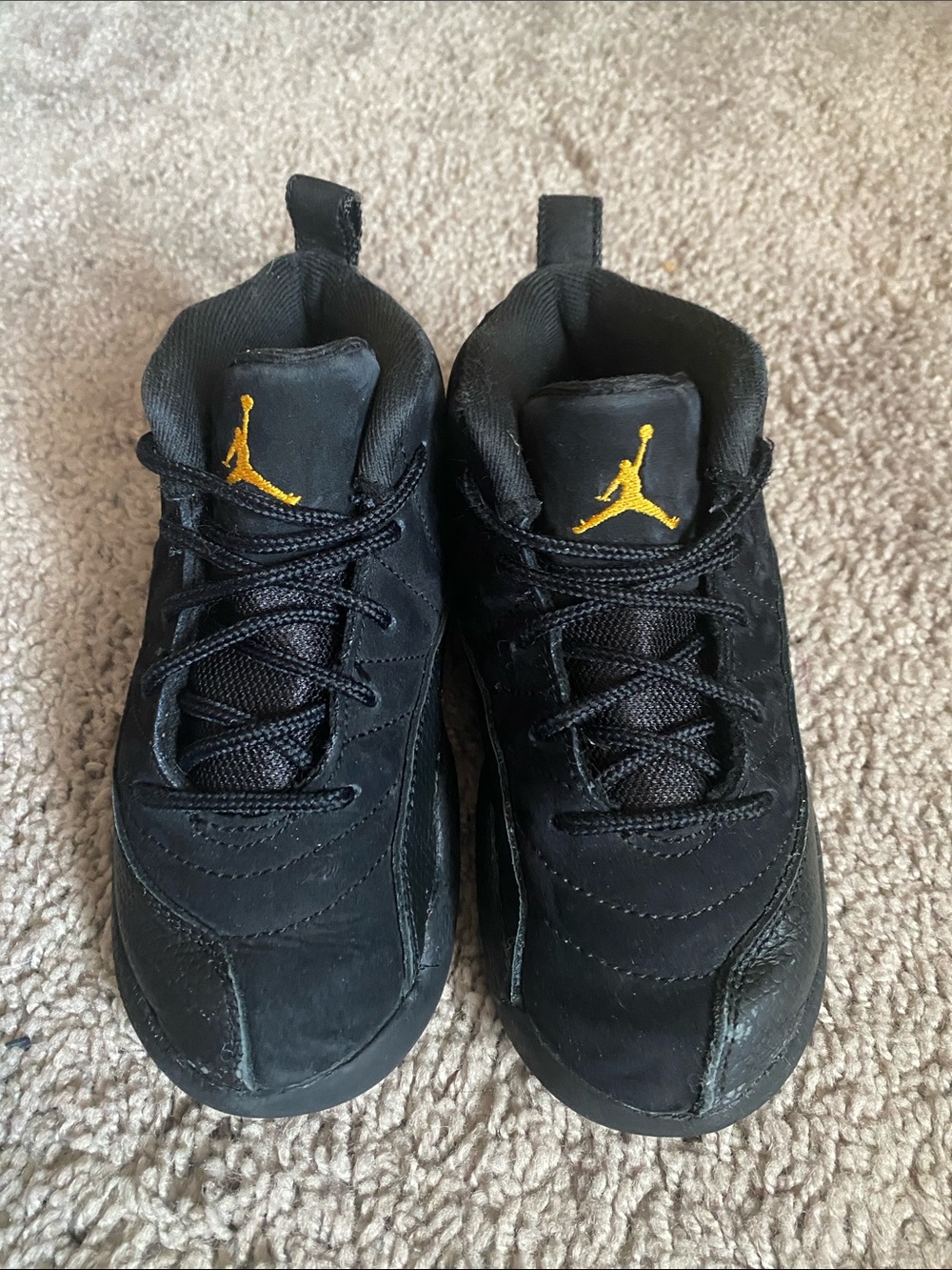 Jordan 12 retro mid Kids' Black & Gold Jumpman Sneakers